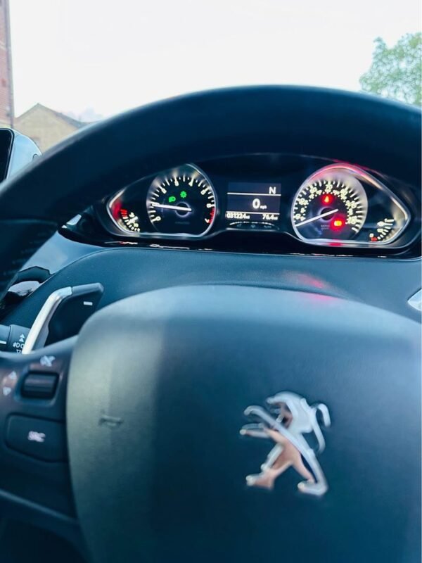 2013 Peugeot 208 - Image 5