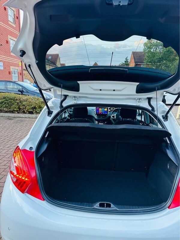 2013 Peugeot 208 - Image 10