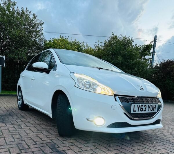 2013 Peugeot 208 - Image 6
